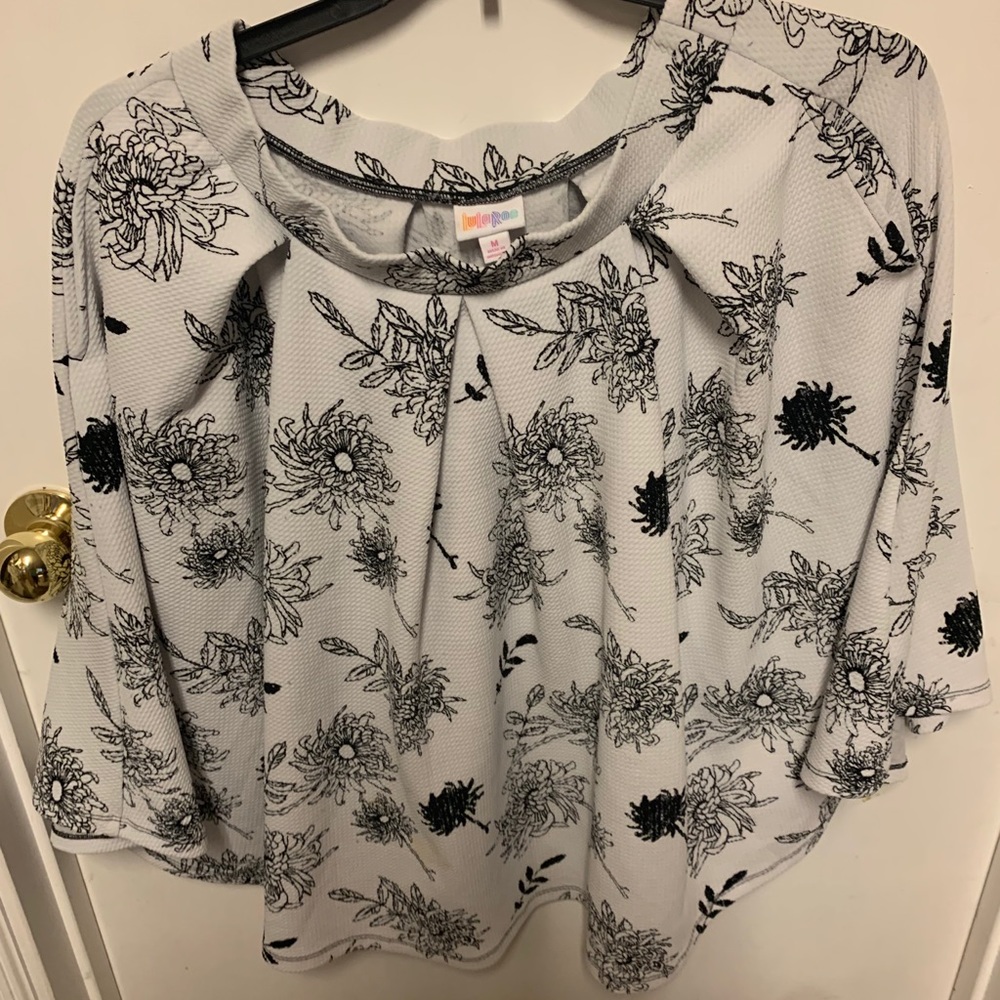 Super cute black and white Madison skirt Medium